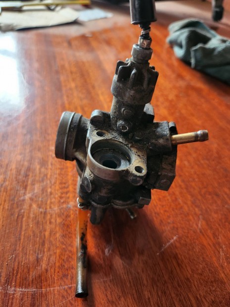 Honda Tact karburátor.