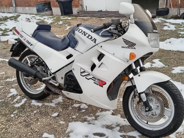 Honda VFR 750 F V4 oldtimer tra-sport mkp