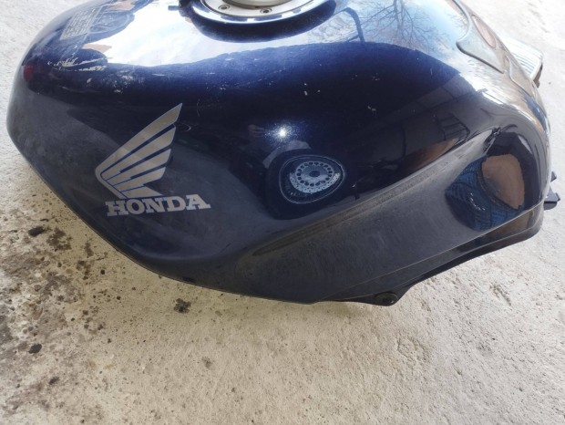 Honda VFR 750 RC 36 / 2 alkatr�szek , tank