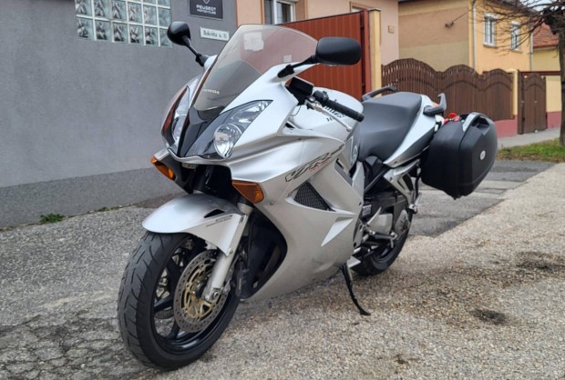 Honda VFR 800 .