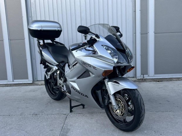 Honda VFR 800 .