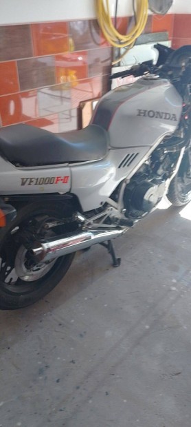 Honda VF 1000 F2 V hengeres