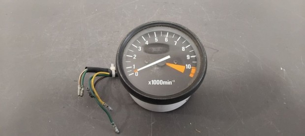 Honda VF 750 C Magna Fordulatsz�mm�r�