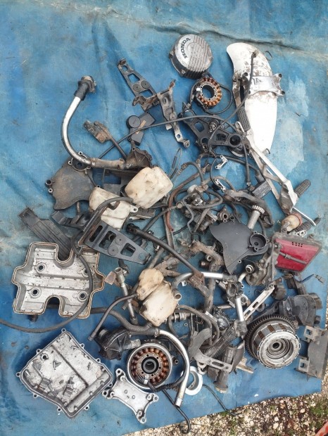 Honda VF 750 F alkatrsz