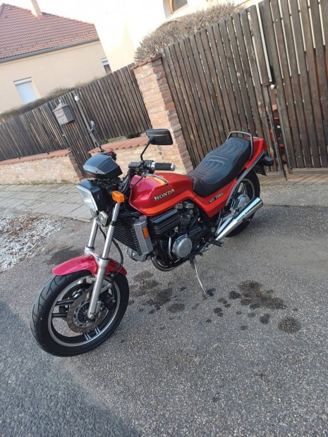 Honda VF 750 Sabre alkatrsznek.