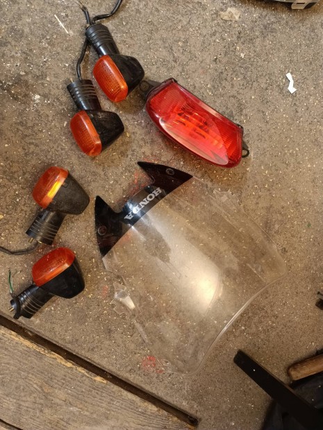 Honda VTR 1000 f gyári indexgarnitura, hátsó lámpa,plexi
