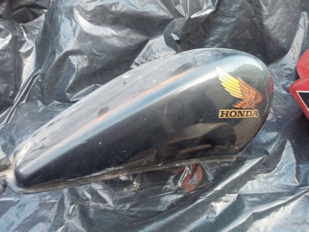 Honda VT 500 C tank szp belsvel