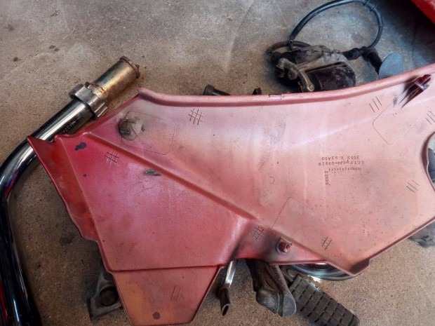 Honda VT 500 E marad�k alkatr�sz