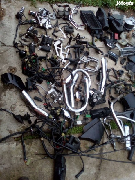 Honda VT 500 alkatr�sz , h�t�