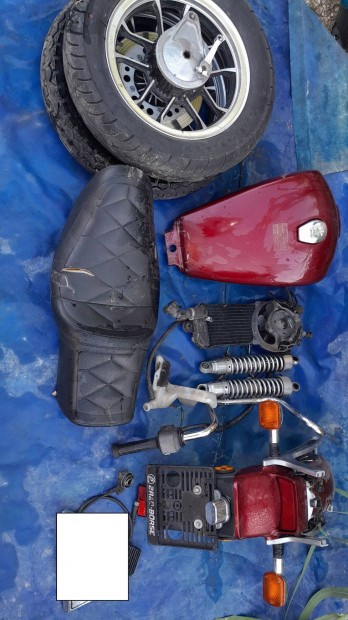 Honda VT 500 alkatrsz , ht