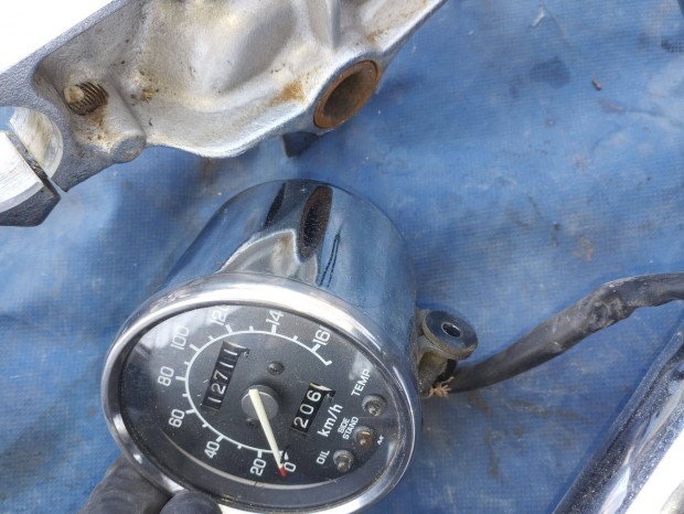 Honda VT 600 Shadow alkatr�sz km �ra