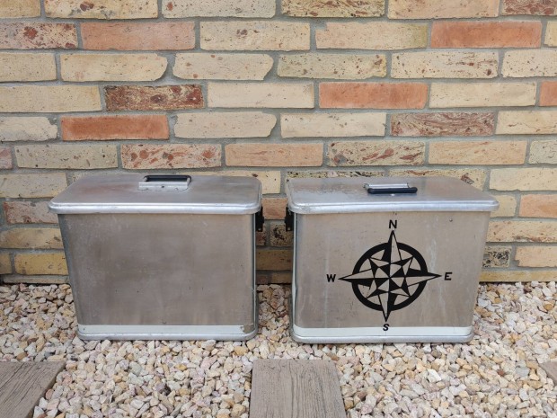 Honda XL 600v Transalp f�m oldaldoboz konzolokkal. 