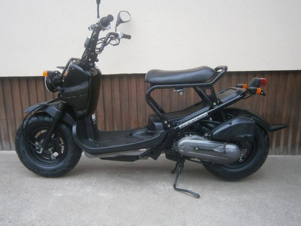 Honda Zoomer megkmlt llapotban hzhoz is