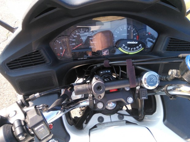 Honda. Deauwille 700 elad