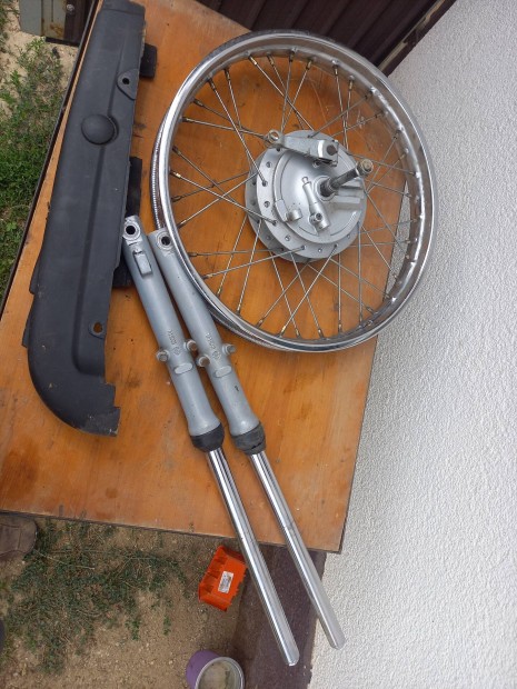 Honda cg 125 ! 4db alkatresze elad!!