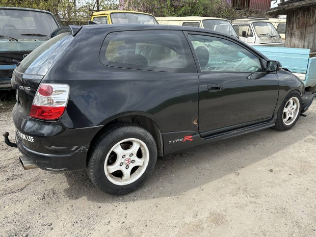 Honda civic 1,4 7 gen alkatrészei eladók