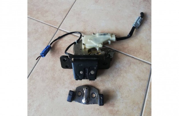 Honda civic 7 gen. csomagtartó zár