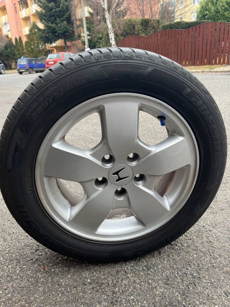 Honda felni + ny�ri gumi