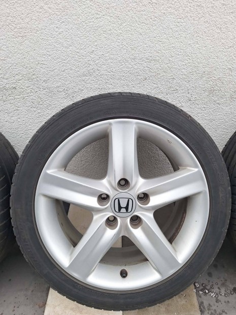 Honda gy�ri 17 colos felni ny�rigumikkal Civic Accord