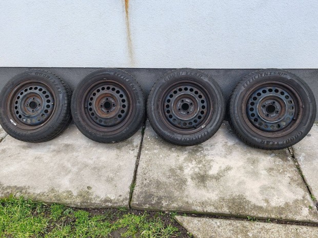 Honda jazz lemezfelni ny�ri gumival 15"