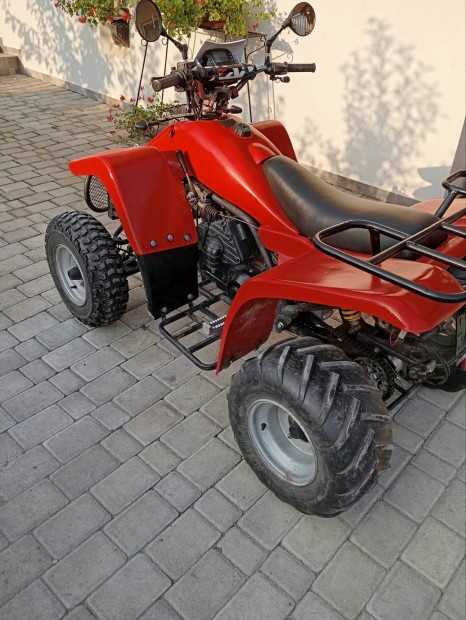 Honda motoros 250 kbcentis kt szemlyes 