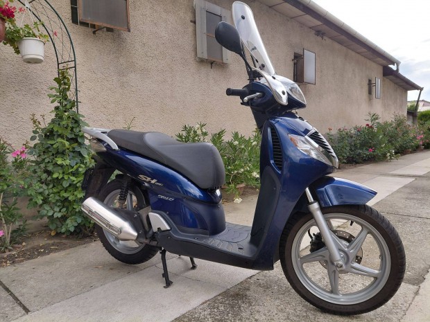 Honda sh 125 i erős dinamikus nagyon jól megy