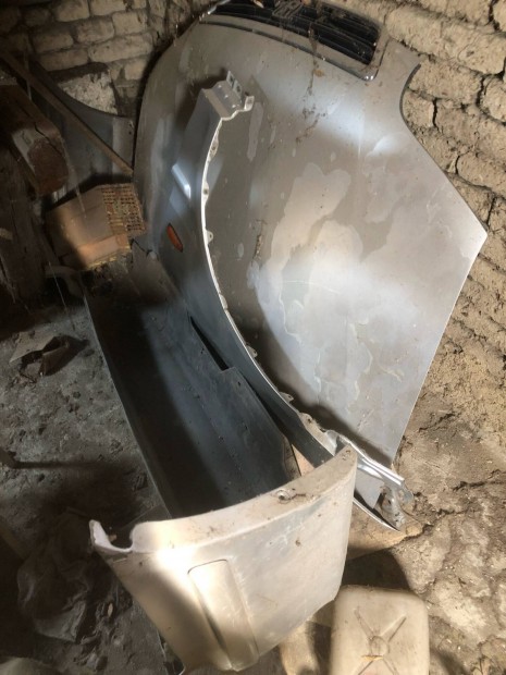 Honda shuttle 2.3i es karosszria elemek