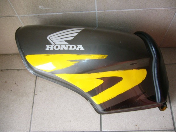Honda zemanyagtank