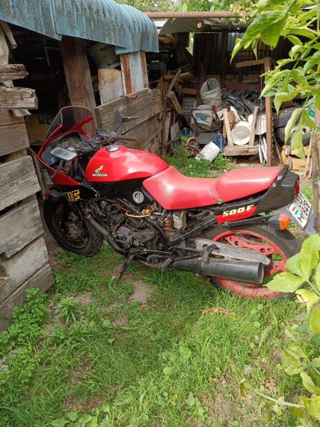 Honda vf500 elad