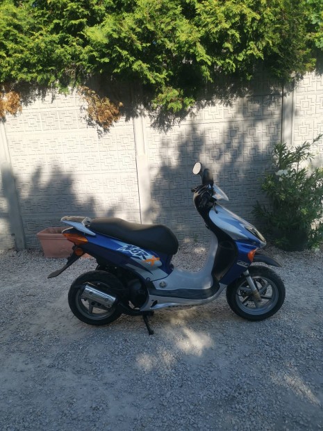Honda x8r-x x8r x robogo motor segédmotor nagy testű