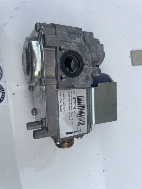 Honeywell VK8115 gázarmatúra/gázszelep