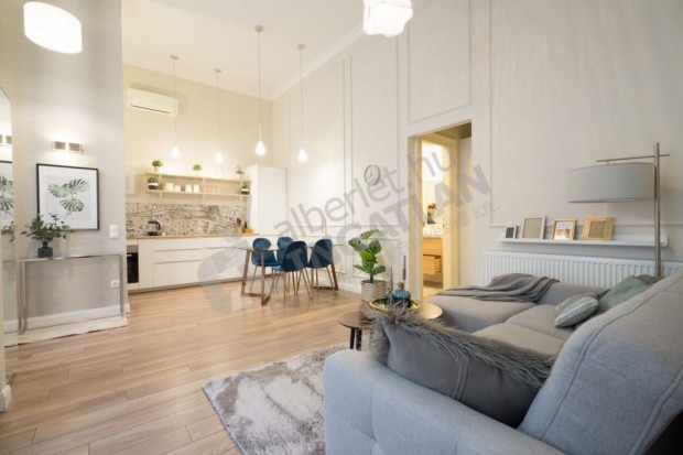 Honv�d utc�ban kiad� egy ig�nyes nappali plusz h�l�s lak�s