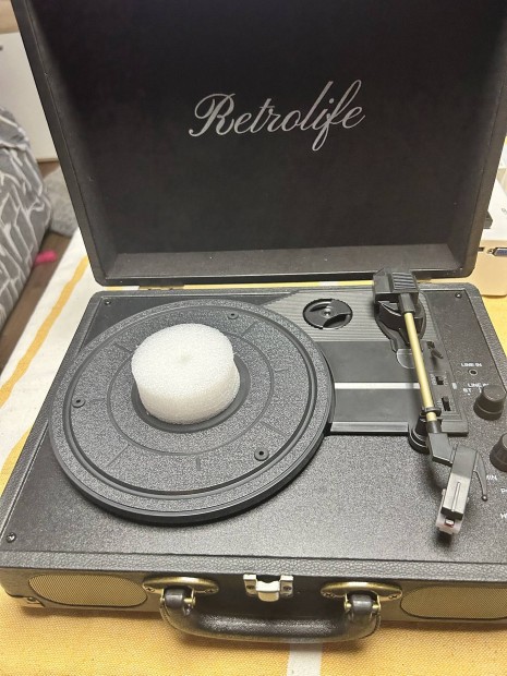 Hordozható bakelit lemezjátszó Bluetooth hangszóró funkcióval! Új!