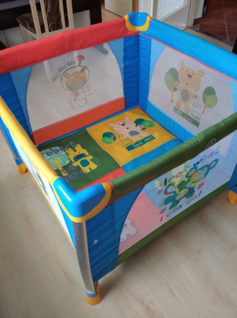 Hordozható utazó babajáróka