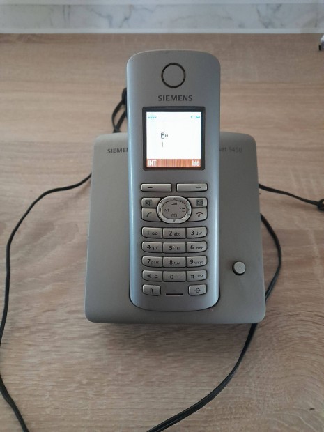 Hordozhat vezetkes telefonok, 4 db