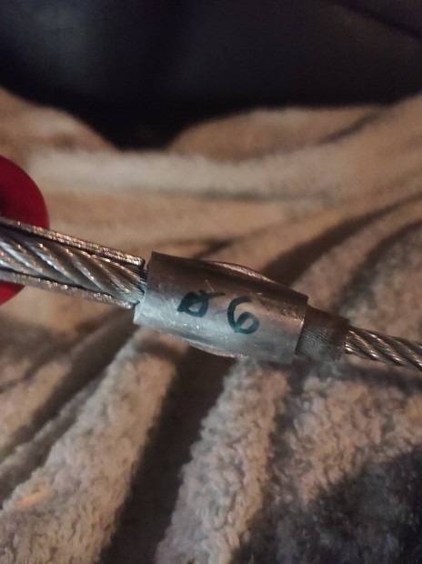 Horganyzott acélkötél (10méter/6mm) kampóval együtt.