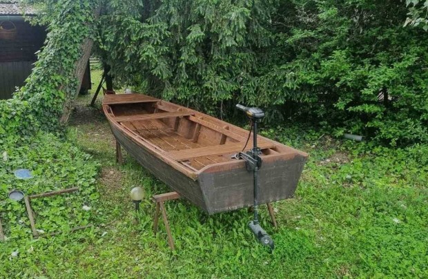 Horgászcsónak Minkota motorral