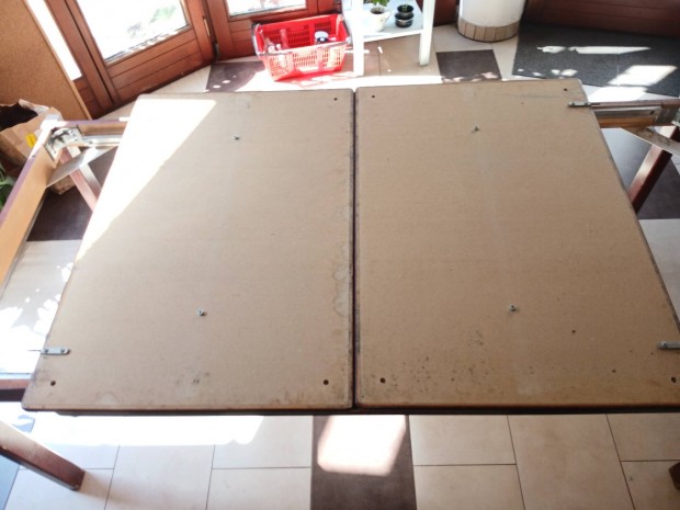 Hosszabbthat fa tkezasztal (max. 235 x 90 cm)