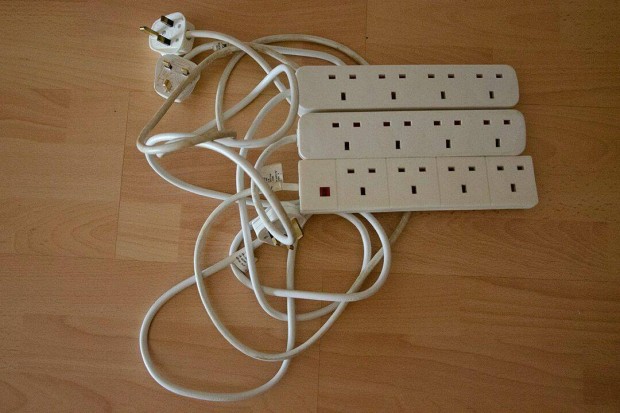 Hosszabb�t� 3 db (Anglia) elad�