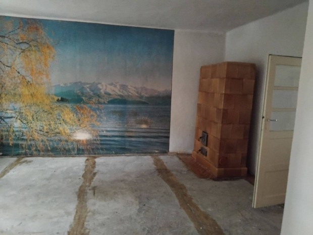 Hossz�p�lyi, 90 nm-escsal�di h�z elad�!