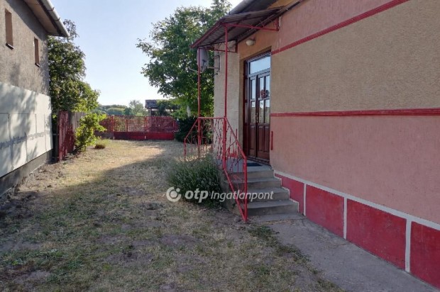 Hossz�p�lyii 100 nm-es h�z elad�