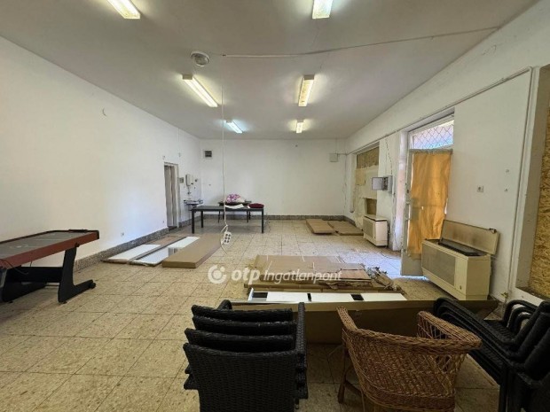 Hossz�p�lyii elad� 126 nm-es h�z