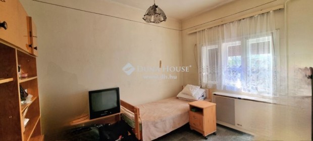 Hossz�p�lyii elad� 136 nm-es h�z