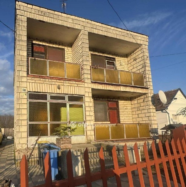 Hossz�p�lyii elad� 140 nm-es h�z