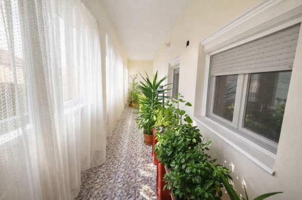 Hossz�p�lyii elad� 150 nm-es h�z