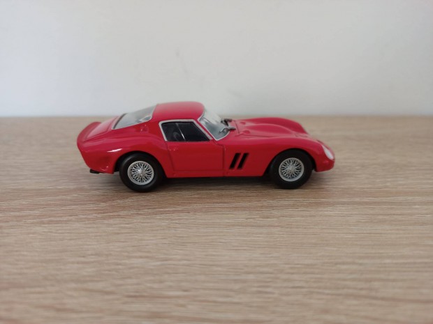 Hot Wheels 1/43 Ferrari 250 GTO Red 1/43