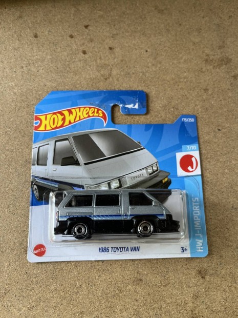 Hot Wheels 2022 - 1986 Toyota Van j