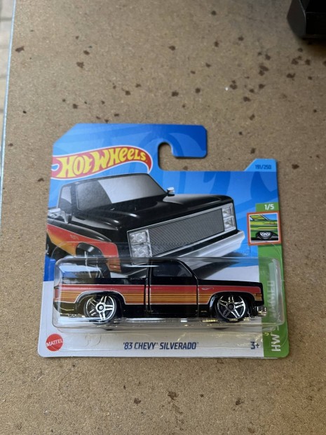 Hot Wheels 2023 - '83 Chevy Silverado j