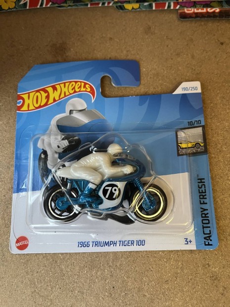 Hot Wheels 2024 - 1966 Triumph Tiger 100 j