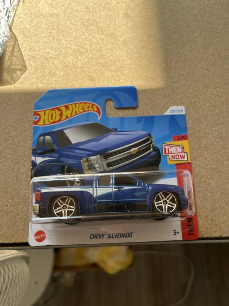 Hot Wheels 2024 - Chevy Silverado j